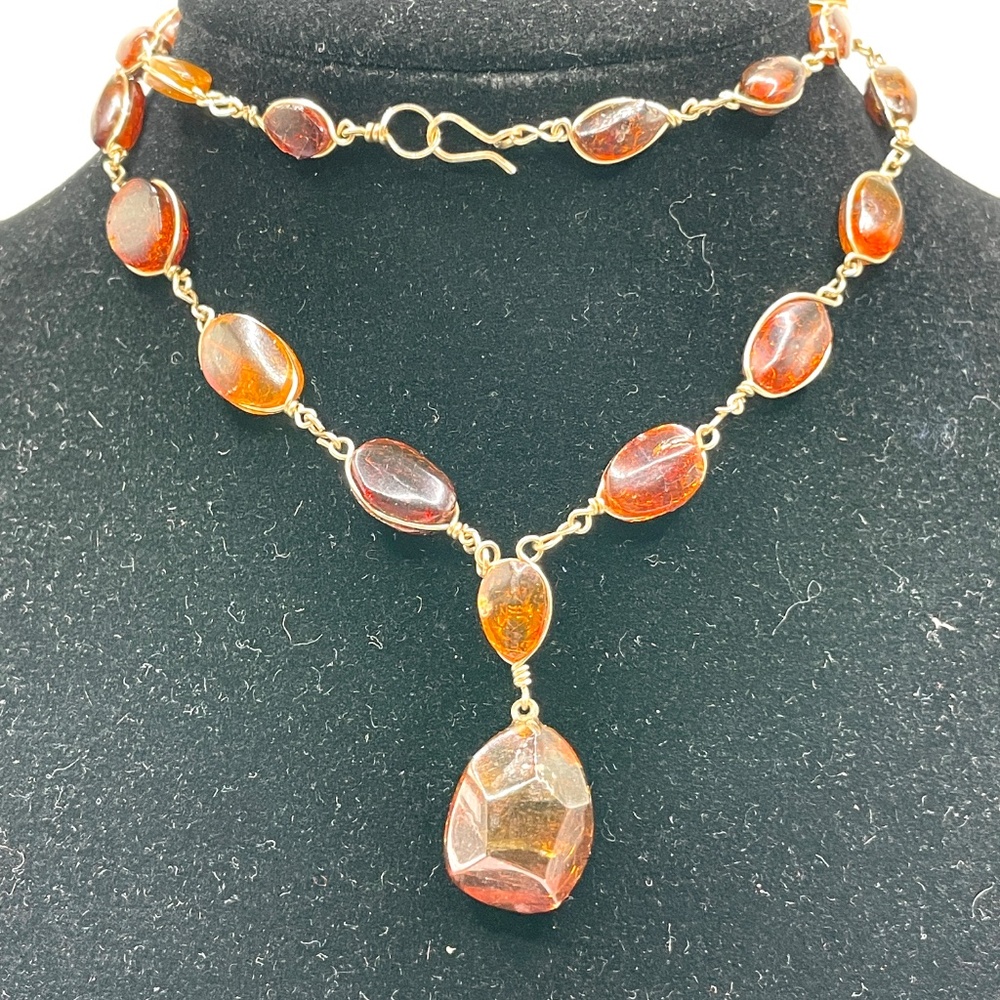 Amber and Gold Tone Wire Link Y Necklace